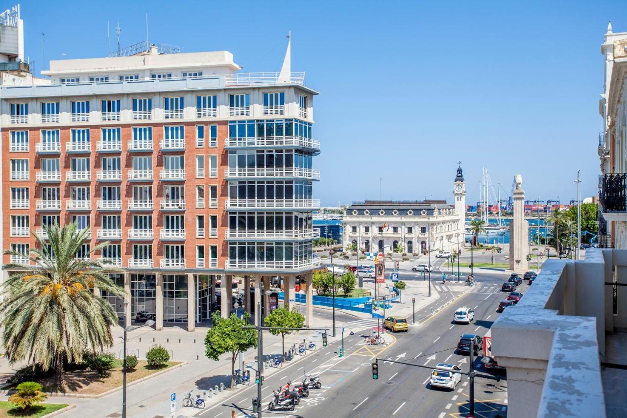 Puerto Beach Suites Valencia Exterior photo